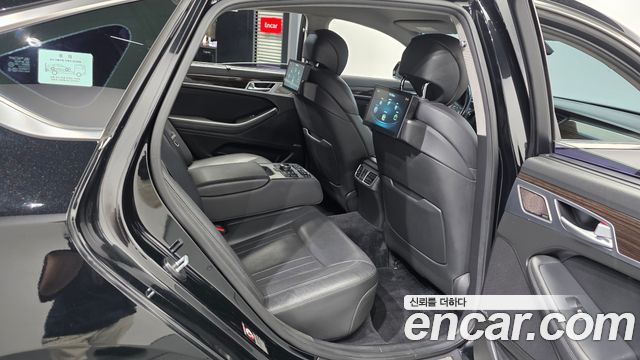 Genesis G80 2017 — photo 12