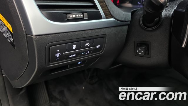 Genesis G80 2017 — photo 18