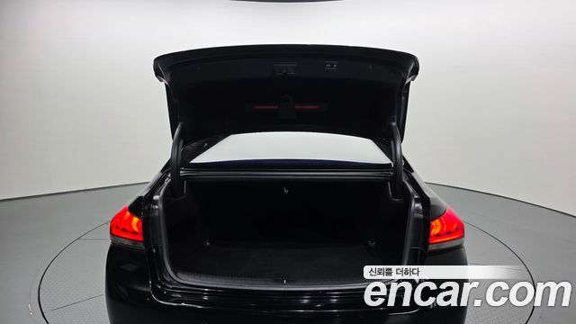 Genesis G80 2017 — photo 20