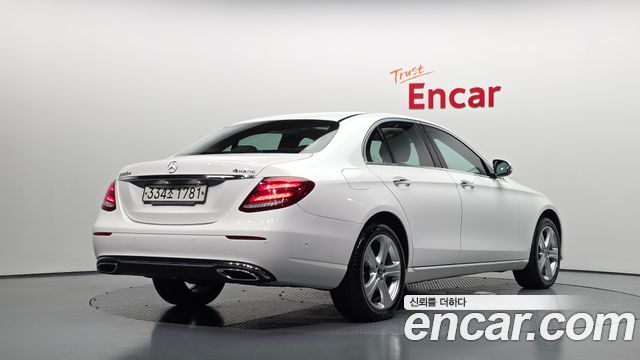 Mercedes-Benz E-Class 2018 — photo 2