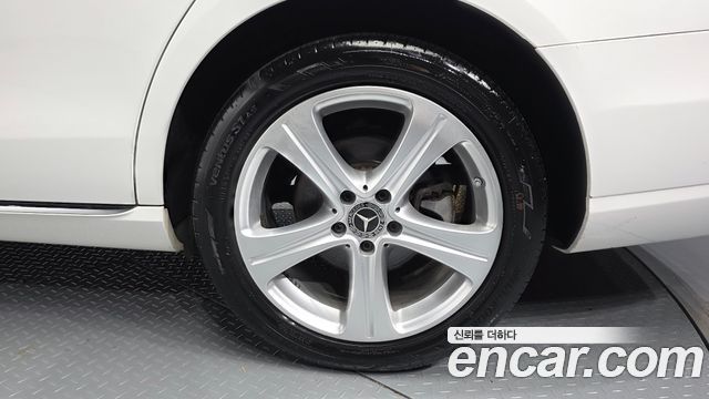 Mercedes-Benz E-Class 2018 — photo 5