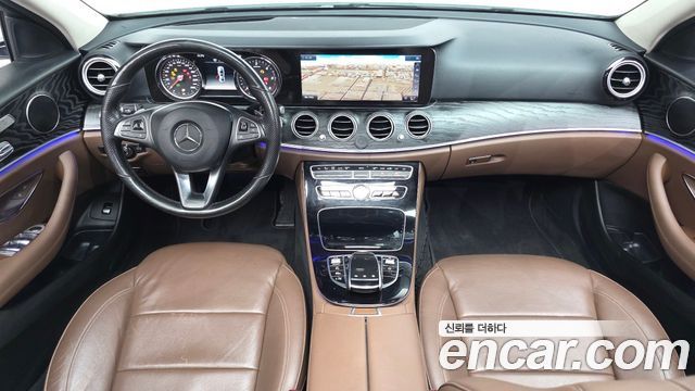 Mercedes-Benz E-Class 2018 — photo 10