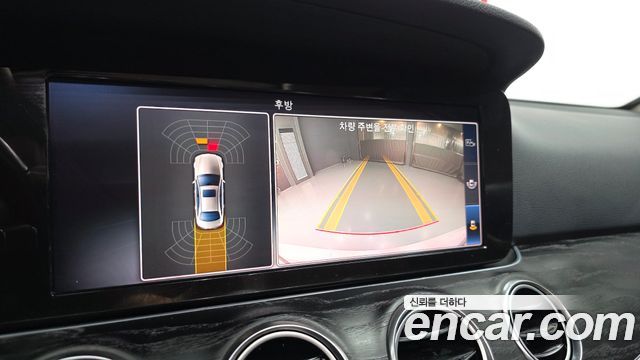 Mercedes-Benz E-Class 2018 — photo 20