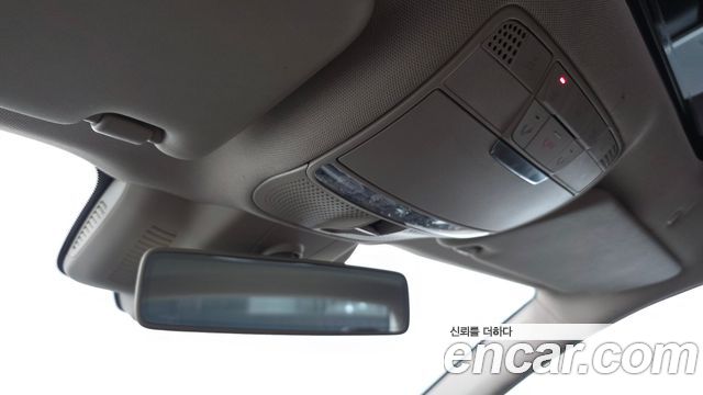 Mercedes-Benz E-Class 2018 — photo 24