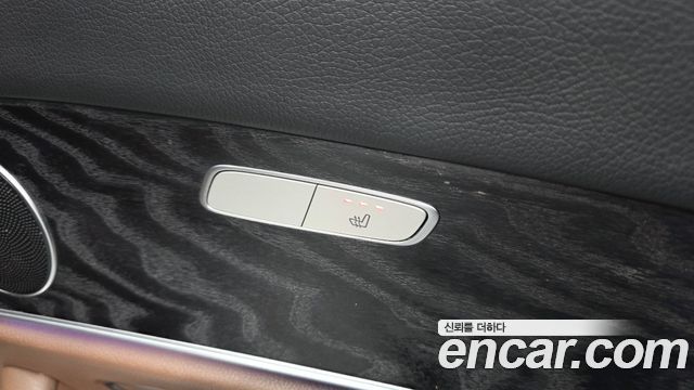 Mercedes-Benz E-Class 2018 — photo 30