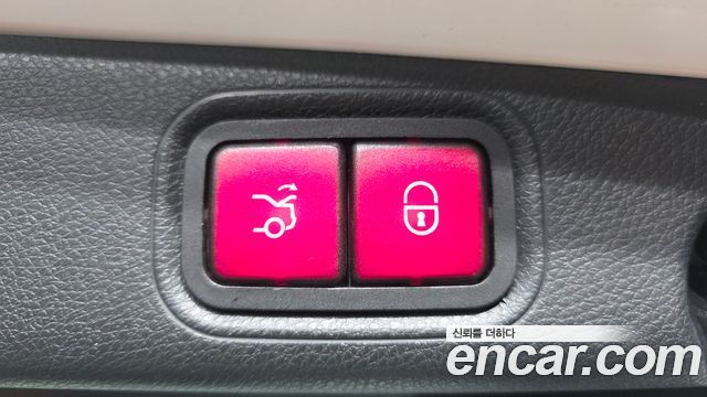 Mercedes-Benz E-Class 2018 — photo 32