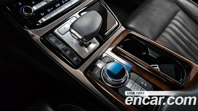Genesis EQ900 2016 — photo 12