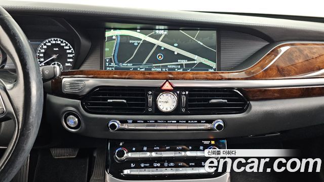 Genesis EQ900 2016 — photo 20
