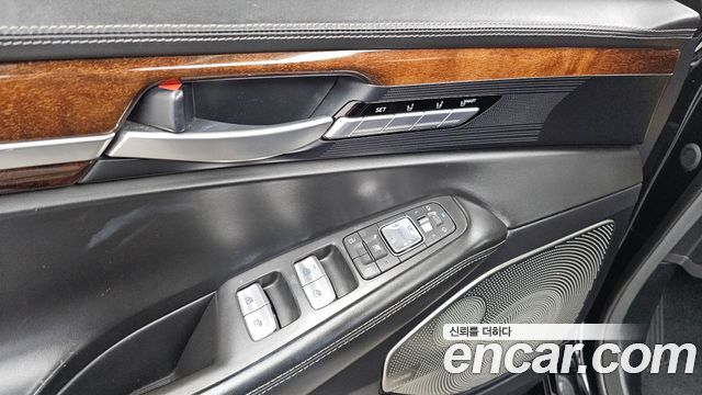 Genesis EQ900 2016 — photo 36