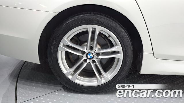 BMW 5-Series 2016 — photo 5