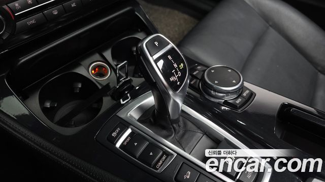 BMW 5-Series 2016 — photo 9