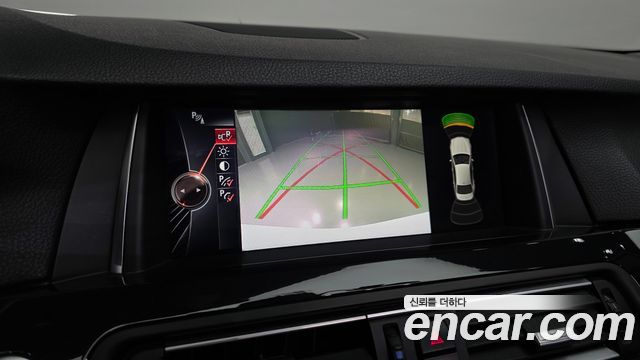 BMW 5-Series 2016 — photo 16