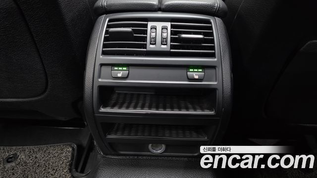 BMW 5-Series 2016 — photo 19