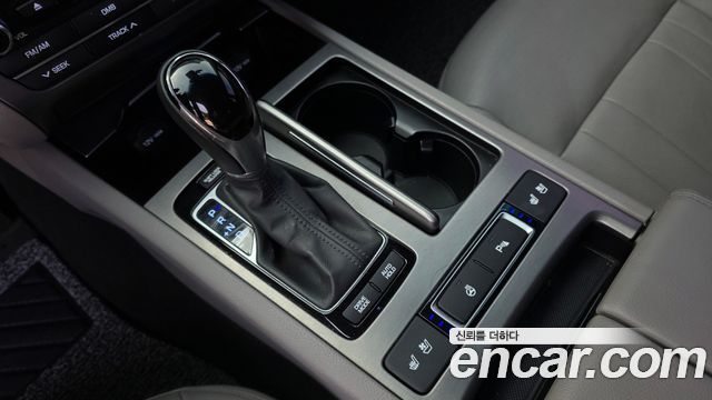 Hyundai Genesis 2016 — photo 9