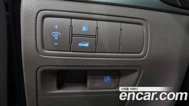 Hyundai Genesis 2016 — photo 13
