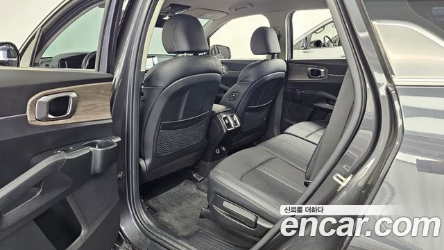 Kia Sorento 2023 — photo 17