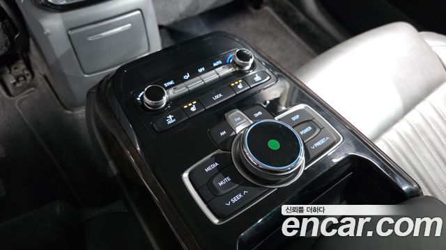 Genesis EQ900 2016 — photo 19