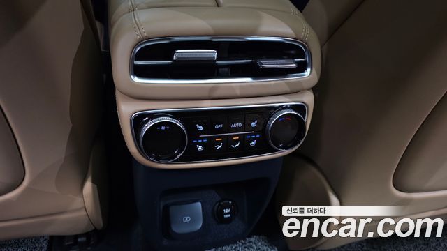 Genesis GV80 2021 — photo 24