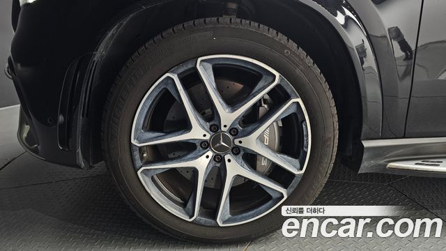 Mercedes-Benz GLE-Class 2021 — photo 5