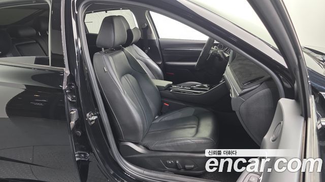 Hyundai Sonata 2022 — photo 17