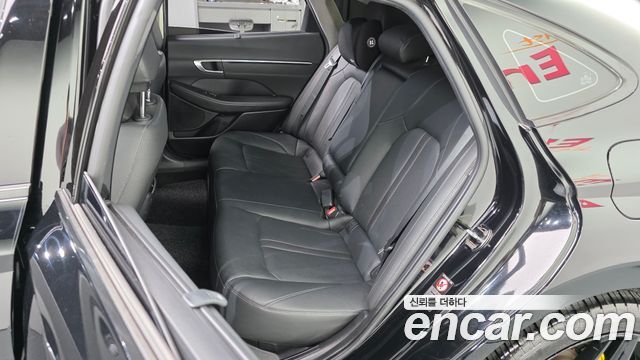 Hyundai Sonata 2022 — photo 16