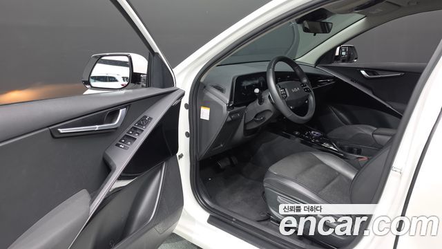 Kia Niro 2023 — photo 13