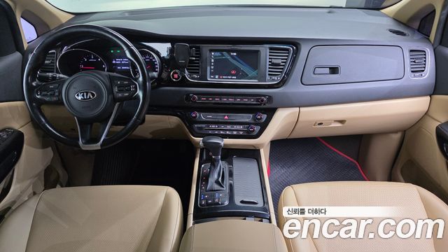 Kia Canival 2017 — photo 7