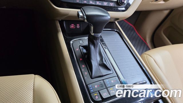 Kia Canival 2017 — photo 9