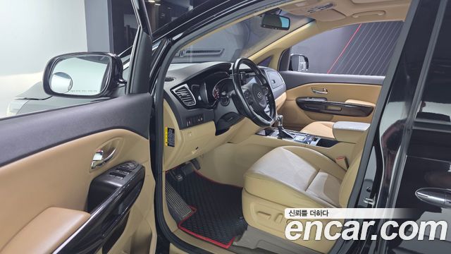 Kia Canival 2017 — photo 10