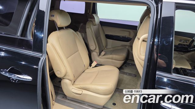 Kia Canival 2017 — photo 12