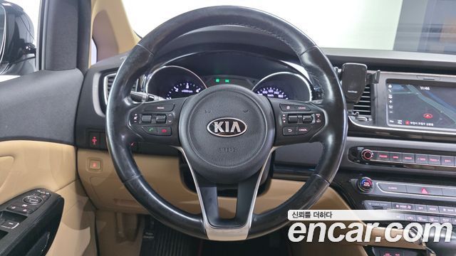 Kia Canival 2017 — photo 13