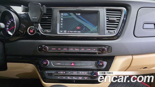 Kia Canival 2017 — photo 14