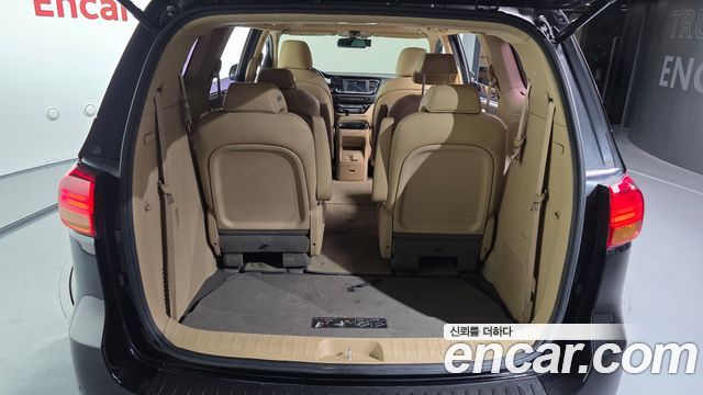 Kia Canival 2017 — photo 20