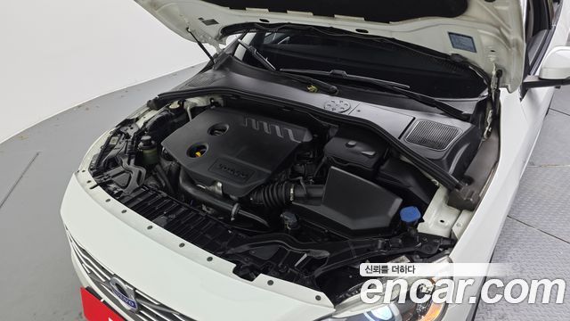 Volvo V60 2015 — photo 6
