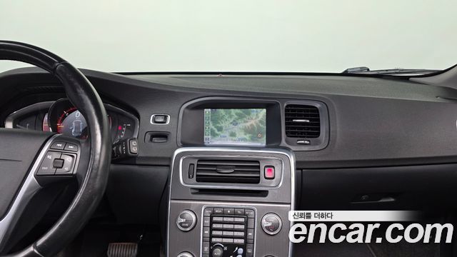 Volvo V60 2015 — photo 20