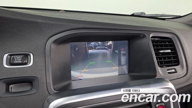 Volvo V60 2015 — photo 21