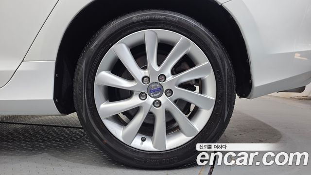Volvo V60 2015 — photo 7