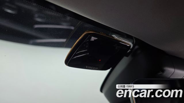 Volvo V60 2015 — photo 30