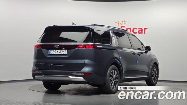 Kia Canival 2021 — photo 2