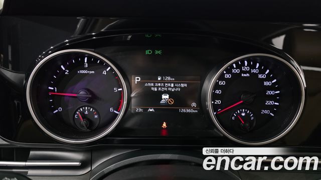 Kia Canival 2021 — photo 8