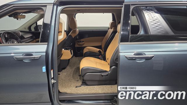 Kia Canival 2021 — photo 11