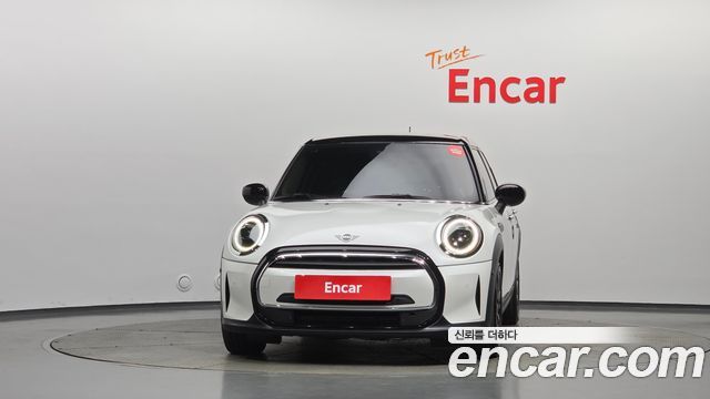 Mini Cooper 2024 — photo 3