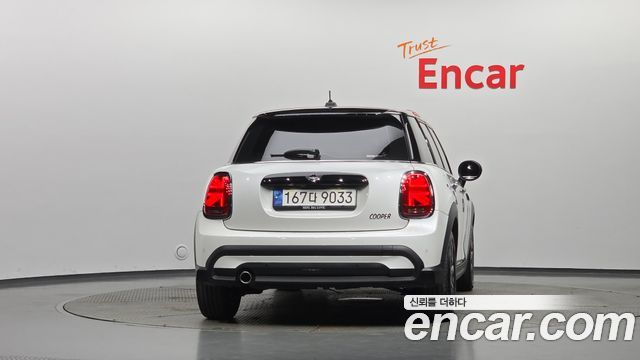 Mini Cooper 2024 — photo 4