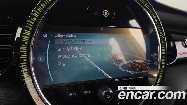 Mini Cooper 2024 — photo 19