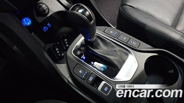 Hyundai Santafe 2016 — photo 9
