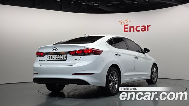 Hyundai AVANTE 2018 — photo 2