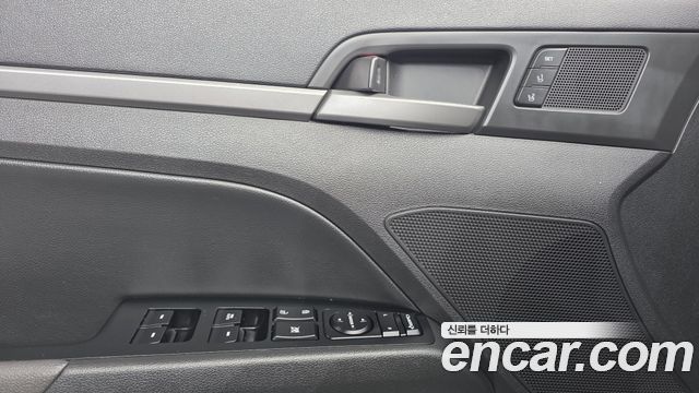Hyundai AVANTE 2018 — photo 12