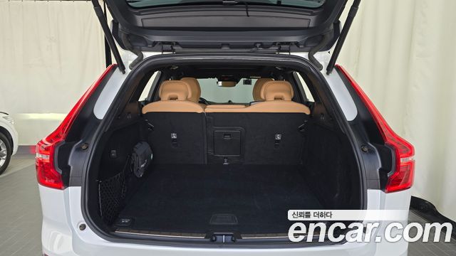 Volvo XC60 2020 — photo 24