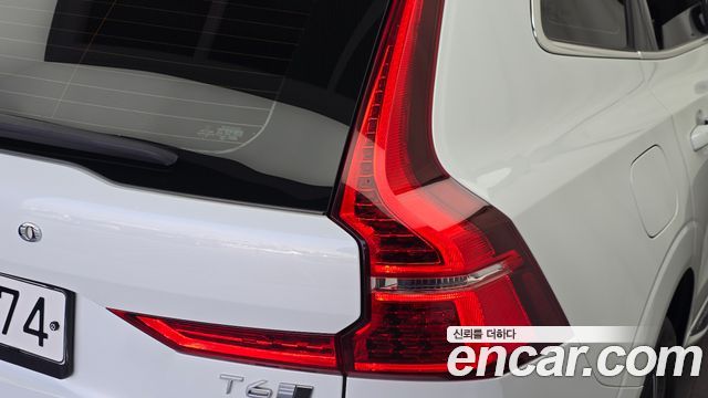 Volvo XC60 2020 — photo 9