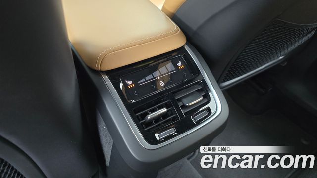 Volvo XC60 2020 — photo 31